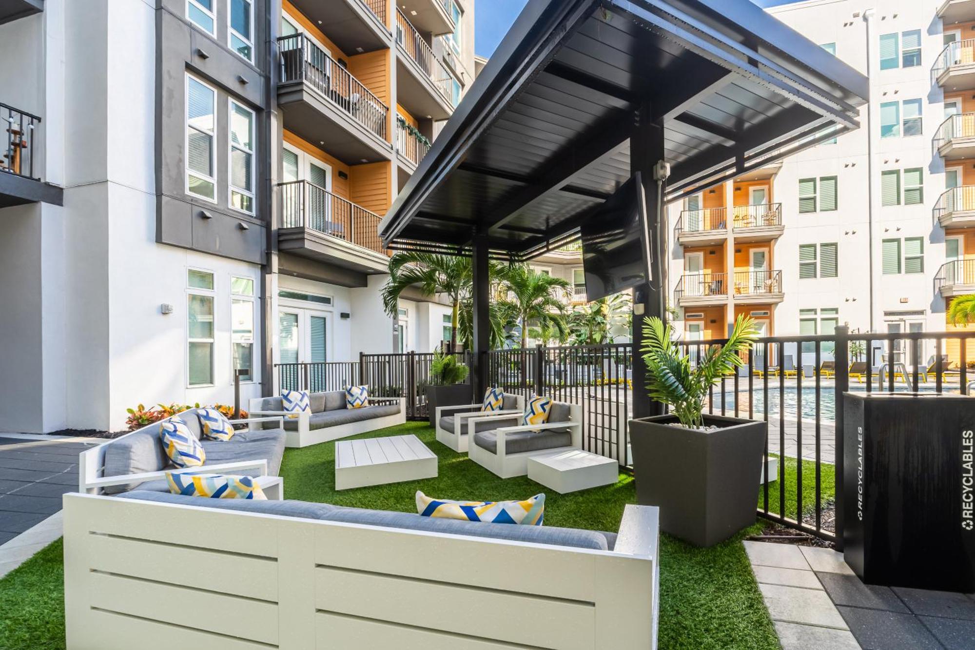 Tropicana Field 1 Bed In Downtown St Pete With Free Parking سانت بطرسبرج المظهر الخارجي الصورة
