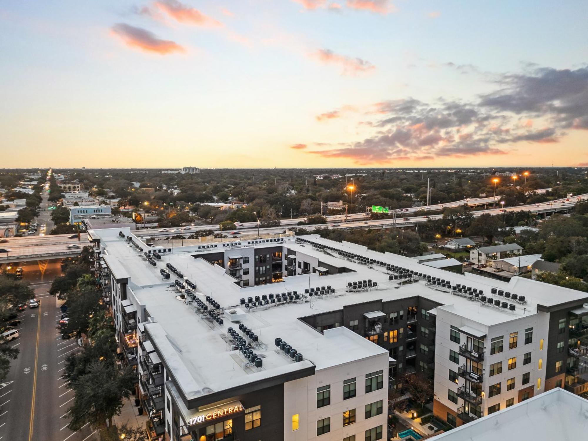Tropicana Field 1 Bed In Downtown St Pete With Free Parking سانت بطرسبرج المظهر الخارجي الصورة